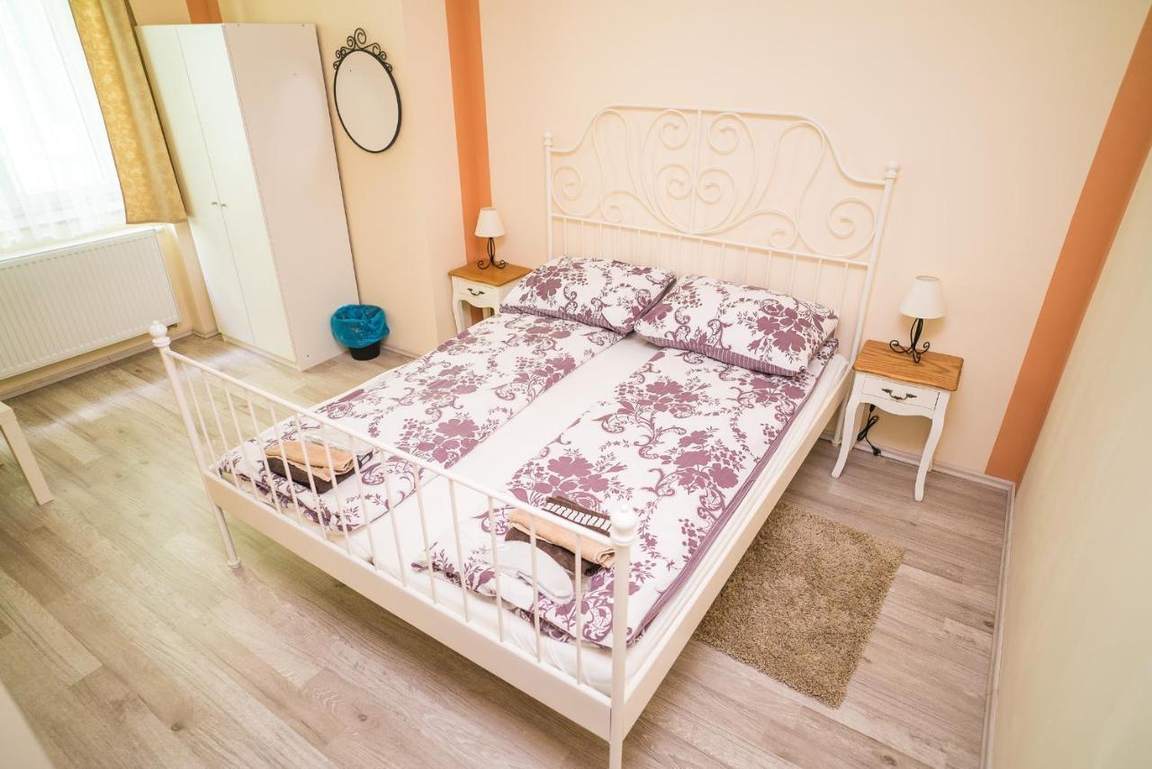 Boutique Hostel Kings N' Queens Zagreb Exteriör bild