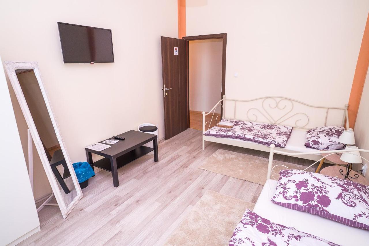 Boutique Hostel Kings N' Queens Zagreb Exteriör bild