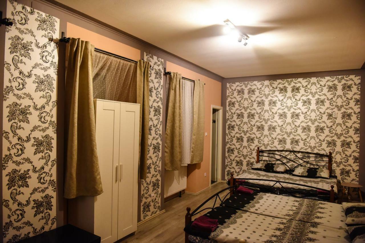 Boutique Hostel Kings N' Queens Zagreb Exteriör bild
