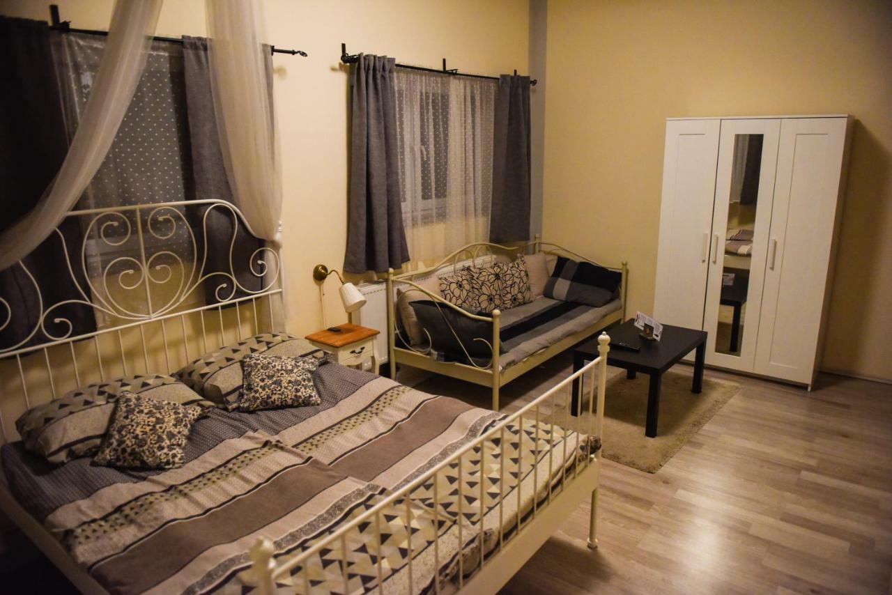 Boutique Hostel Kings N' Queens Zagreb Exteriör bild